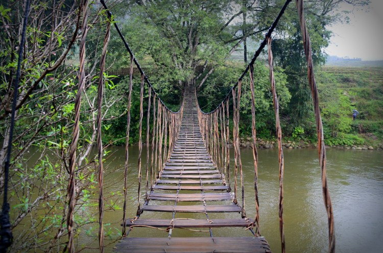 Vietnam - pont suspendu
