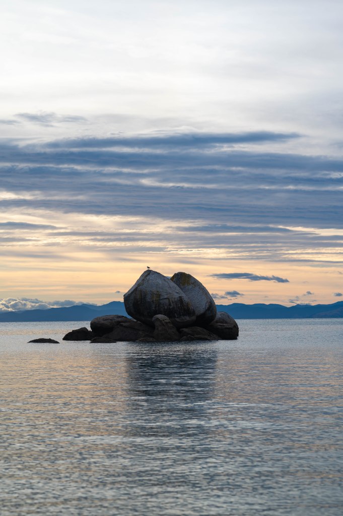 Split Apple Rock, Abel Tasman